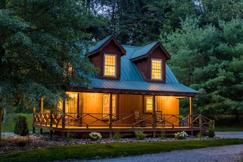 White Pine . Trailside Lodging House in Millersburg