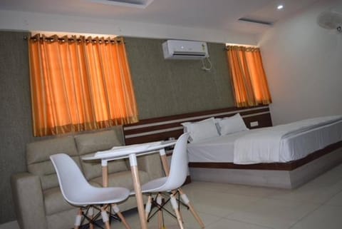 TV and multimedia, Bedroom, air conditioner