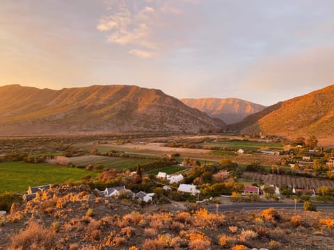 Neighbourhood, Natural landscape