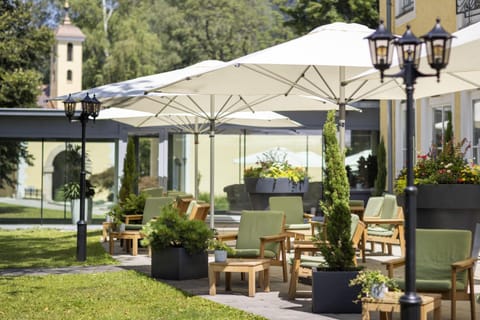 Balcony/Terrace, Food and drinks