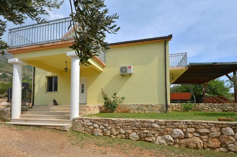 Holiday Home Nevenka House in Šibenik-Knin County, Croatia