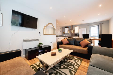 Communal lounge/ TV room, TV and multimedia, Living room, Evening entertainment, locker