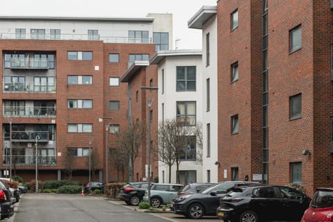 Property building, Day, Street view