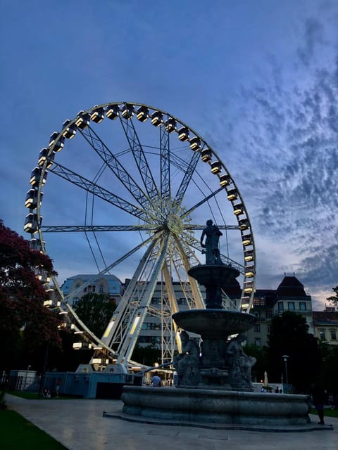 Nearby landmark, Neighbourhood