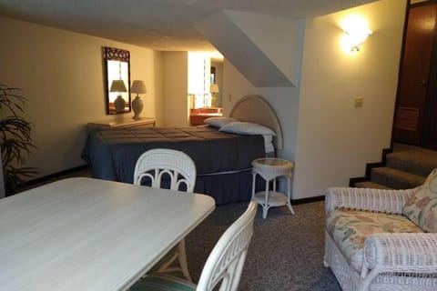 Unit 104 - Treeloft 3 Bedroom Villa House in Village Four Seasons