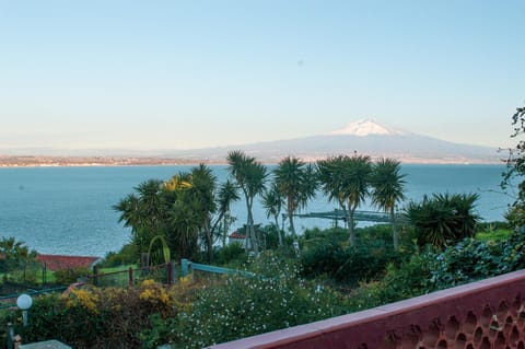 Mountain view, Sea view