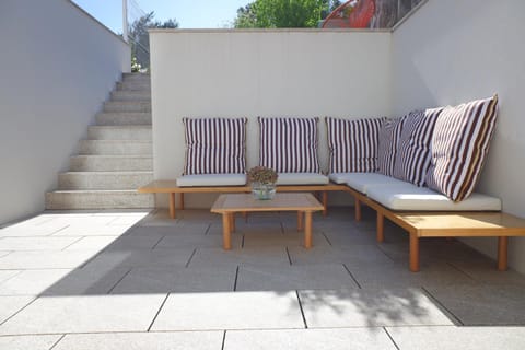 Patio, Balcony/Terrace, Seating area