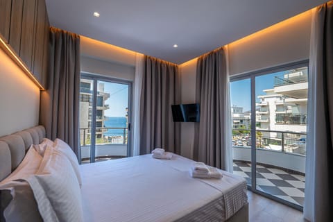 View (from property/room), Balcony/Terrace, Bedroom