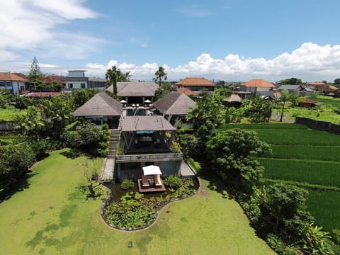 Property building, Bird's eye view, Garden