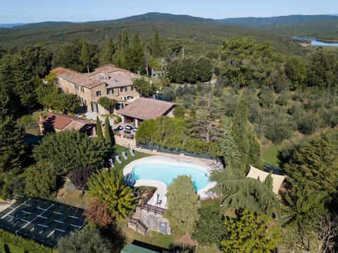 Property building, Day, Neighbourhood, Natural landscape, Bird's eye view, Swimming pool