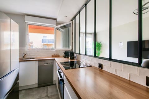 TV and multimedia, Kitchen or kitchenette