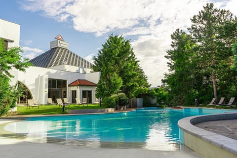 Property building, Spa and wellness centre/facilities, Swimming pool, Open Air Bath