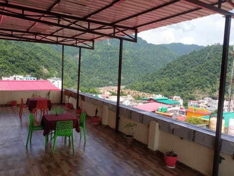 View (from property/room), Balcony/Terrace, Mountain view, River view