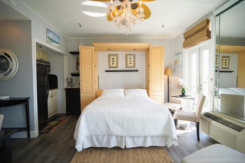 Palm Beach Hotel with Juliette Balconies! 2 blocks from beach! Historic Landmark Hotel in Palm Beach