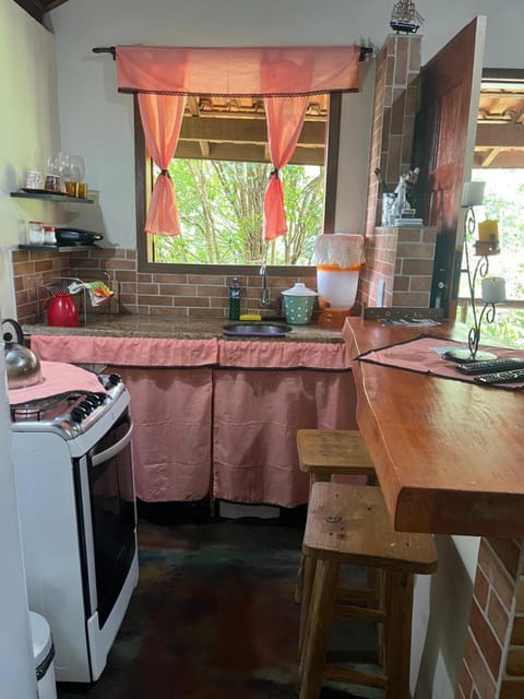 Chalé da Flor House in Visconde de Mauá