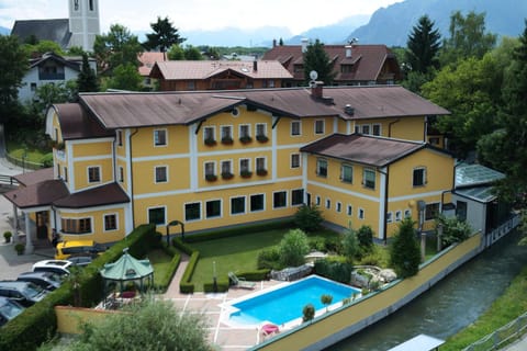 Property building, Bird's eye view, Pool view, Swimming pool