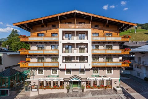 Facade/entrance, Summer, On site