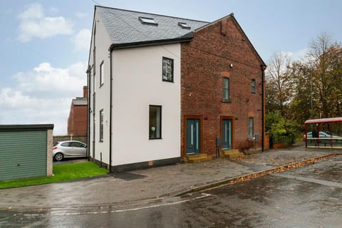 Property building, Neighbourhood, Street view, Location