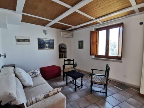 Il Nido Del Falco - Art house with terrace and sea view Villa in Furore