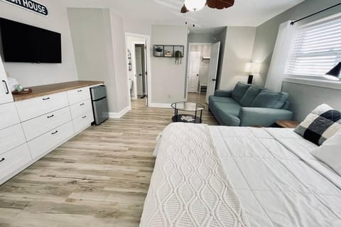 Luxurious Ocean View Getaway!! Entire Home! House in Jacksonville Beach