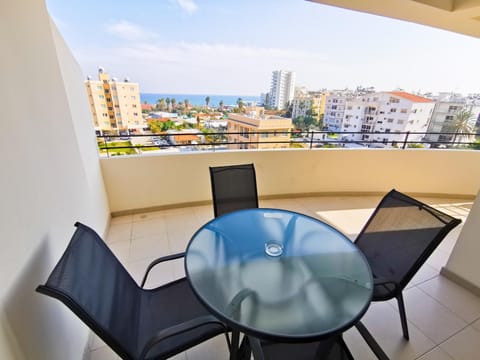 Patio, Natural landscape, Balcony/Terrace, City view, Sea view