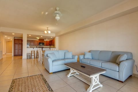 Living room, Seating area, fireplace