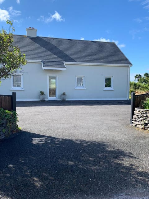 Cozy Coastal Cottage in Ballinskelligs, Kerry House in County Kerry