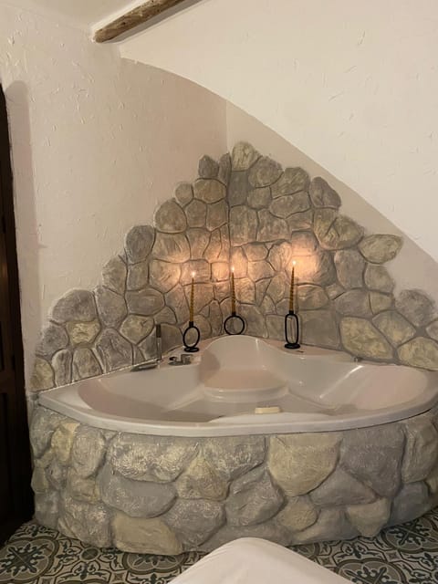 Hot Tub, Bath