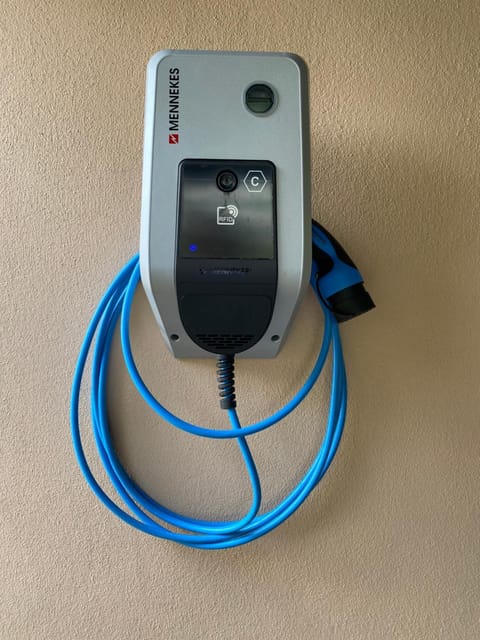 Casa Royale, Boxspring, WiFi, XXL-Parking, E-Wallbox Apartment in Trier