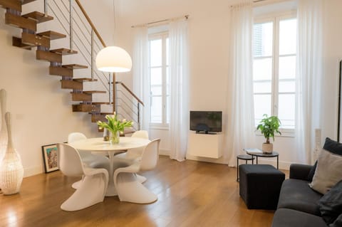 Living room, Seating area, Dining area