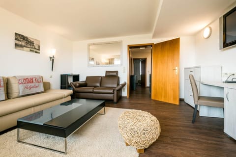 TV and multimedia, Living room, Photo of the whole room, Seating area