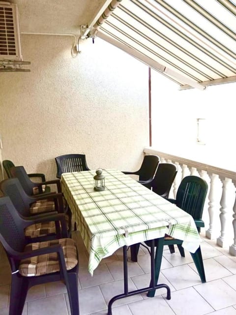 Apartment Neda Apartment in Podstrana