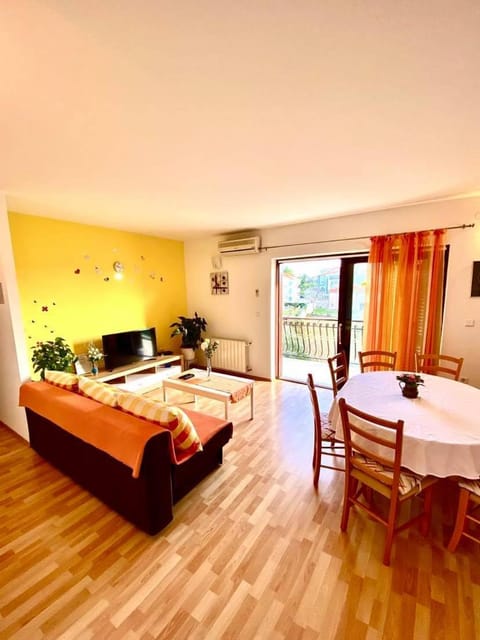 Apartment Neda Apartment in Podstrana