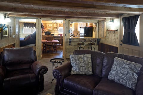 Return to Lonesome Dove House in South Fork