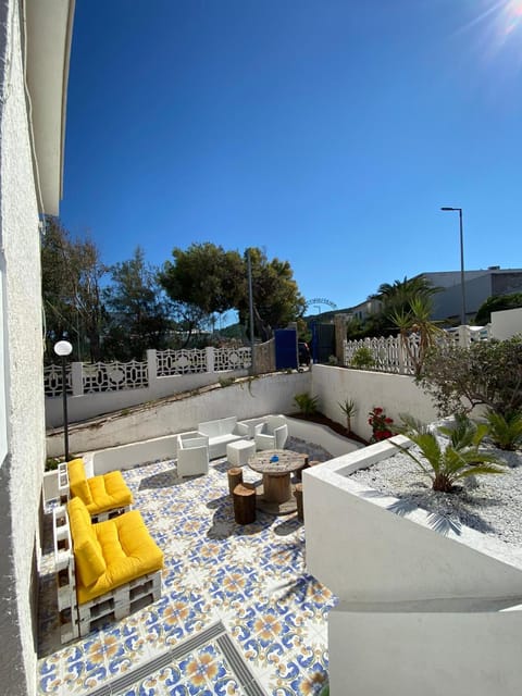 Seating area