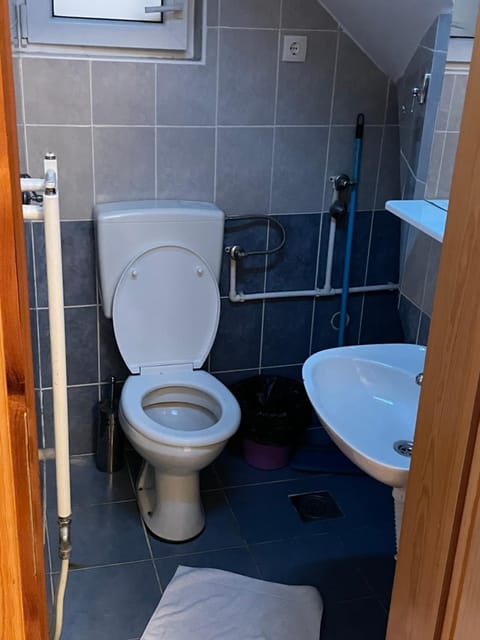 Yellow House Apartment in Zlatibor