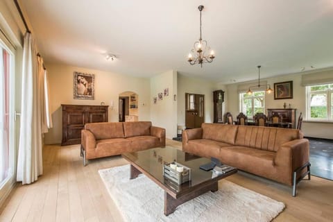 Villa with heated swimming pool, sauna and garden Villa in Bruges