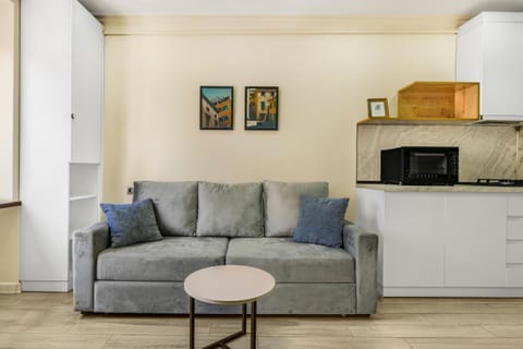 Kitchen or kitchenette, Living room, Seating area