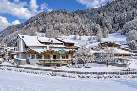 Property building, Winter