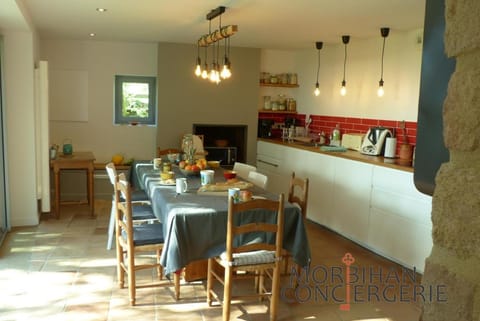 Belle longère en campagne à Larmor Baden House in Brittany