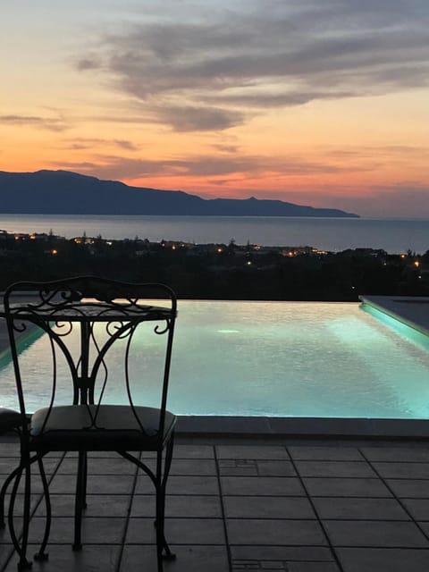 Patio, Natural landscape, View (from property/room), Balcony/Terrace, Mountain view, Pool view, Sea view, Swimming pool, Sunset