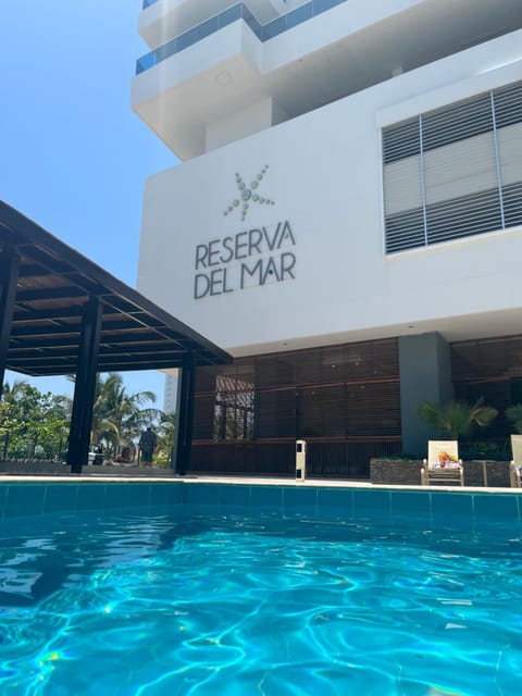 Day, Pool view, Swimming pool, sunbed