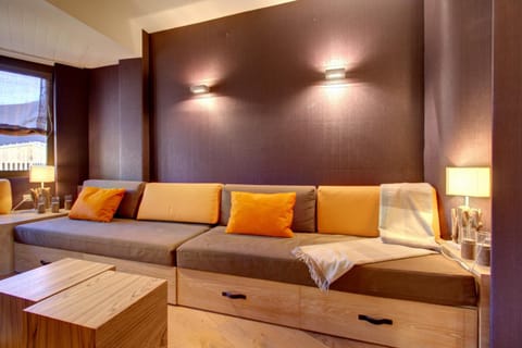 Communal lounge/ TV room, Living room