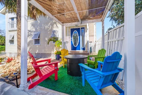 Sol Mate Beach Cottage House in Madeira Beach