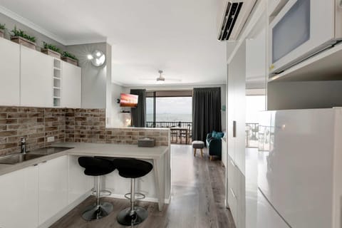 TV and multimedia, Kitchen or kitchenette