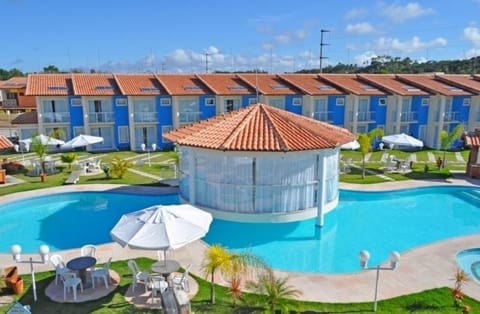 Day, Swimming pool