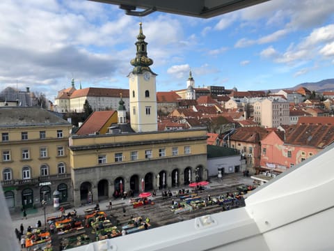 City view, Street view