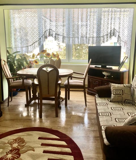Living room, Photo of the whole room