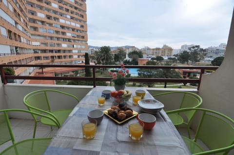 View (from property/room), Balcony/Terrace, Dining area