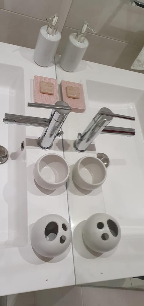 Le Lodge, T2 classé 3 étoiles avec jardin, parking, piscine & mer à 2 pas Apartment in Menton